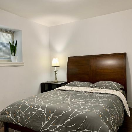Spacious Burnaby Guest Home Екстер'єр фото