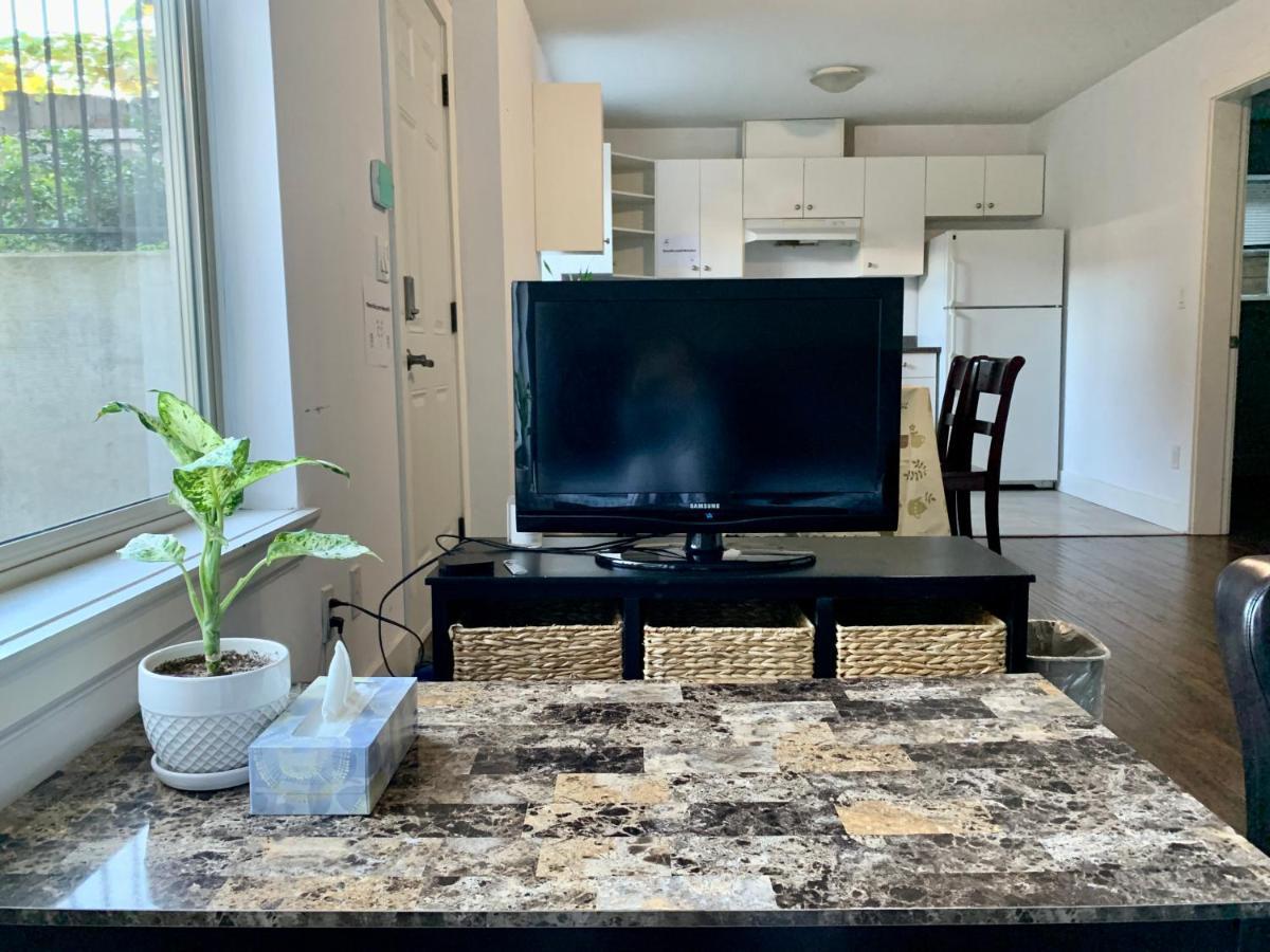 Spacious Burnaby Guest Home Екстер'єр фото
