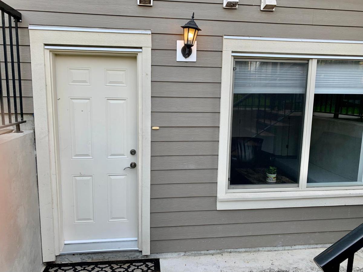 Spacious Burnaby Guest Home Екстер'єр фото